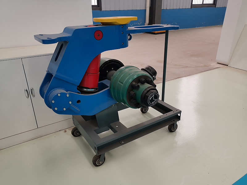 Remorque à essieu hydraulique