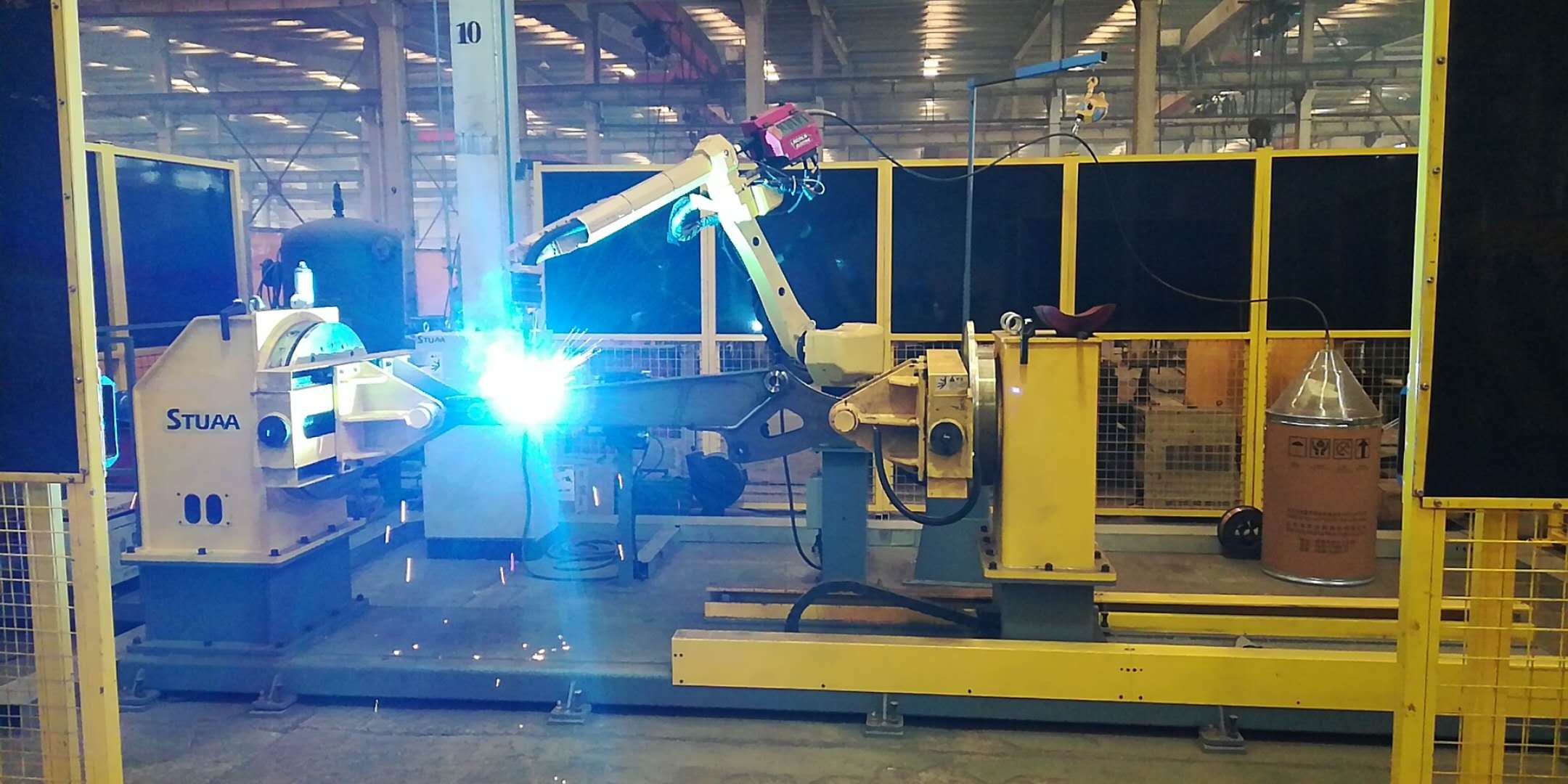 Robot de soudage à l'arc  Arc welding robot