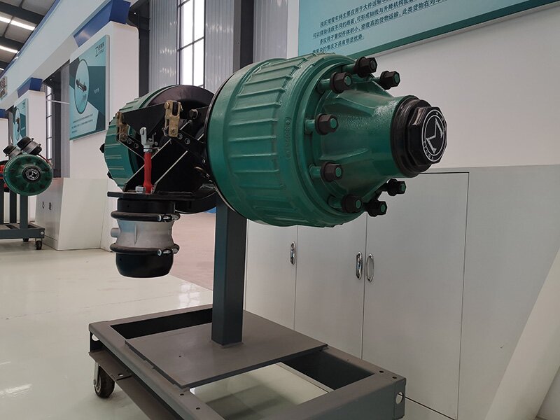 Essieu de bras oscillant hydraulique Hydraulic Swing Arm Axle